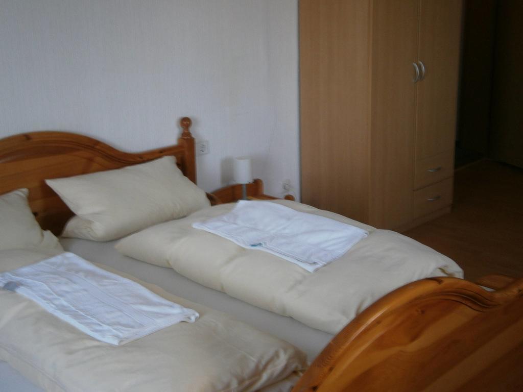 Hotel Strauss Waldbronn Ruang foto
