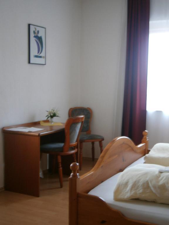 Hotel Strauss Waldbronn Ruang foto
