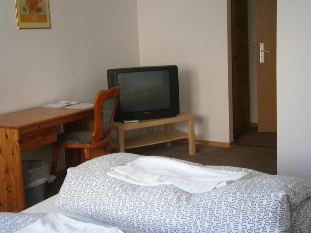 Hotel Strauss Waldbronn Ruang foto
