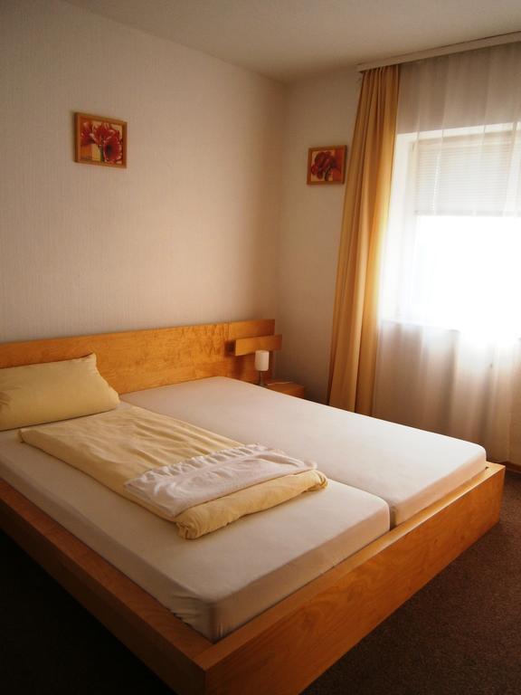 Hotel Strauss Waldbronn Ruang foto
