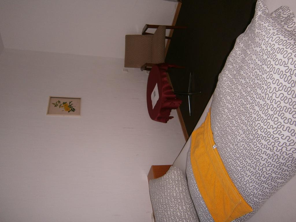 Hotel Strauss Waldbronn Bagian luar foto