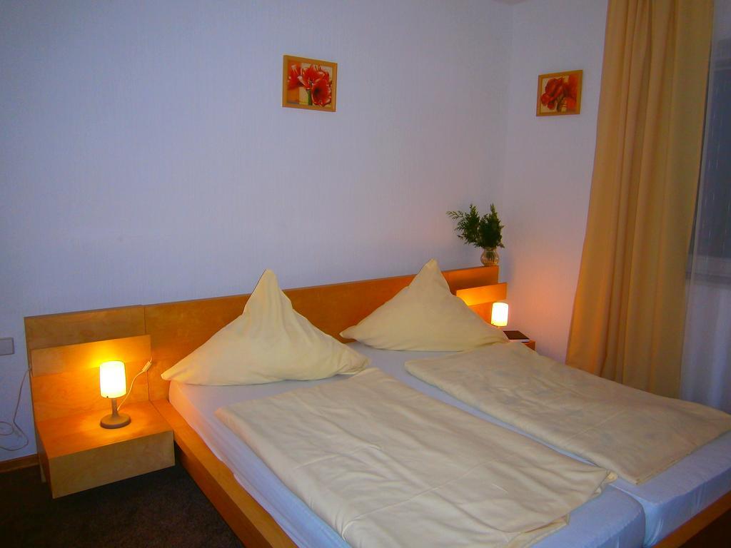 Hotel Strauss Waldbronn Ruang foto