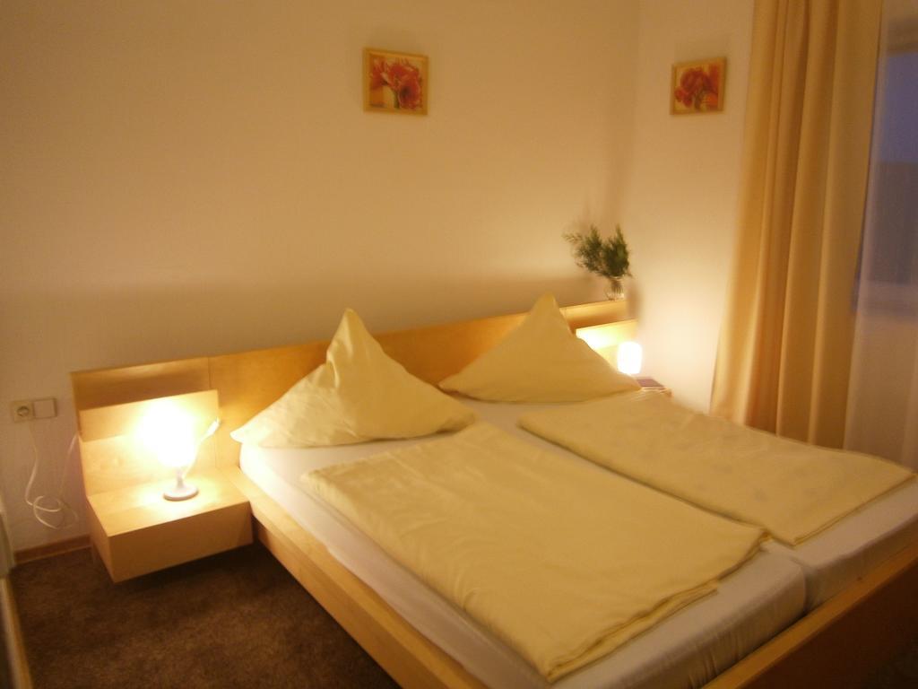 Hotel Strauss Waldbronn Ruang foto