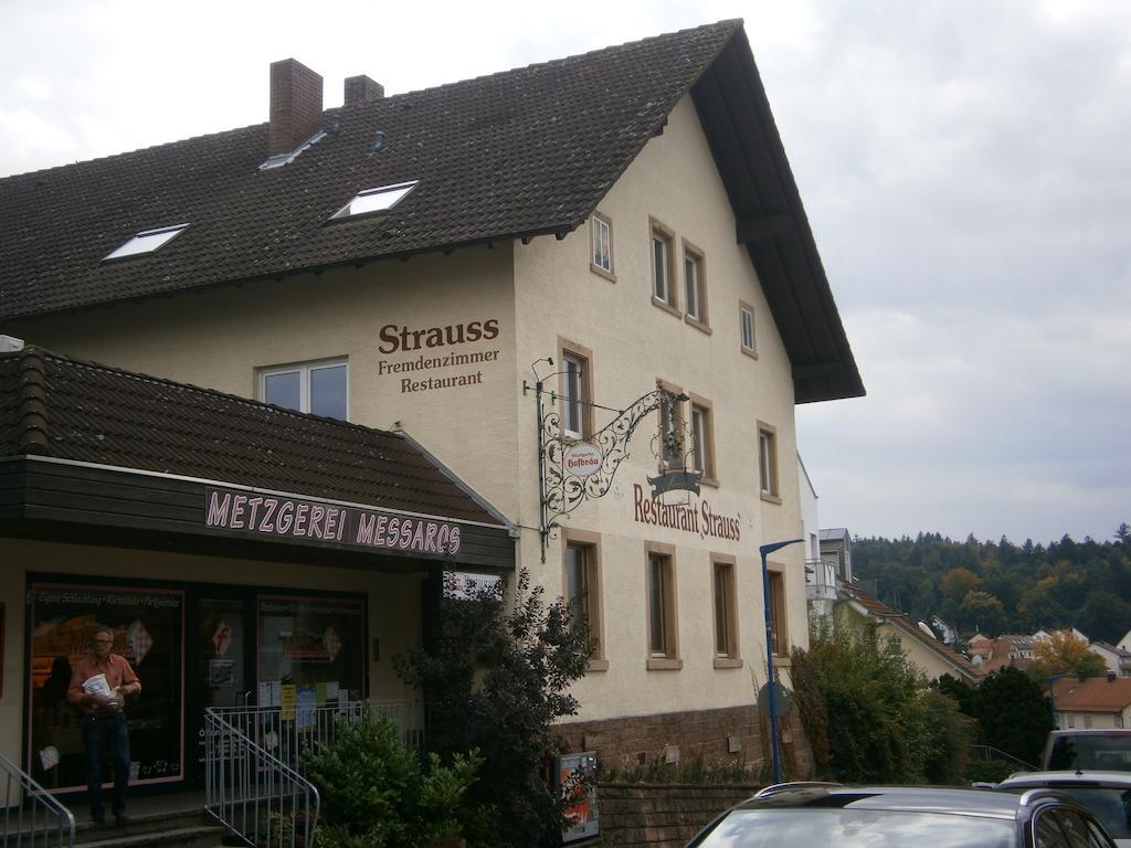 Hotel Strauss Waldbronn Bagian luar foto
